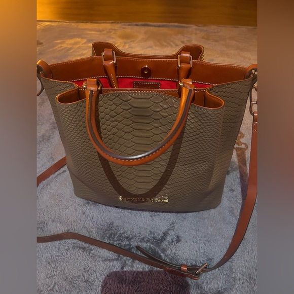 Dooney & Bourke - Picture 11 of 12
